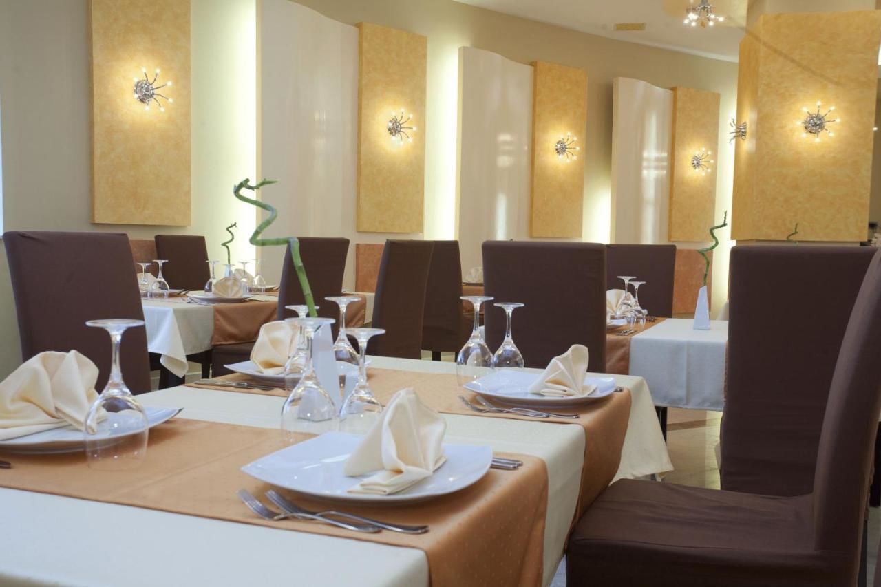 Отель BW Premier Collection Mari Vila Hotel Бухарест-32